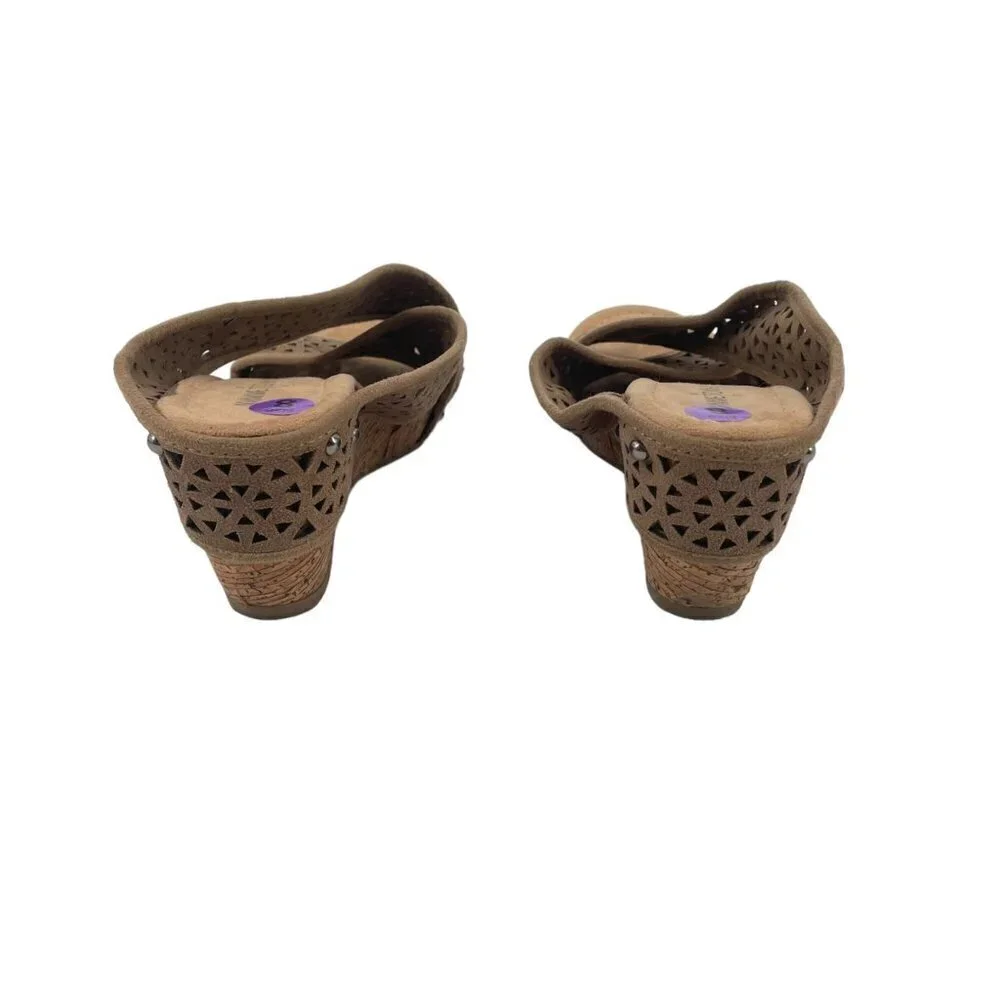 Minnetonka Beige Perforated Leather Slip On Wedges Heels Womens Size 9 Open Toe